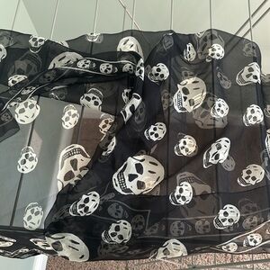 pristine condition Alexander McQueen scarf